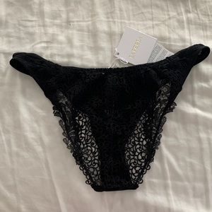 Black lace La Perla underwear